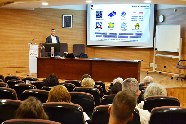 Coskum gave the seminar 'Porous Materials for Energy and Environmental Applications'.