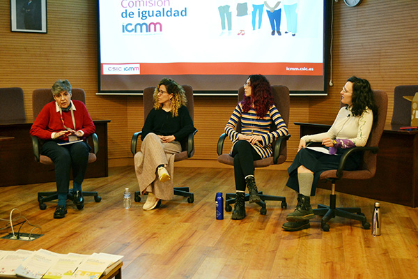 Encuentro intergeneracional de mujer y ciencia