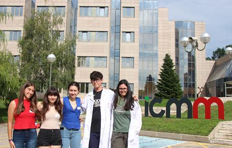 Secondary school students spend a week at the ICMM thanks to the 'Investiga I+D+i' and 'Científic@s en prácticas' programs