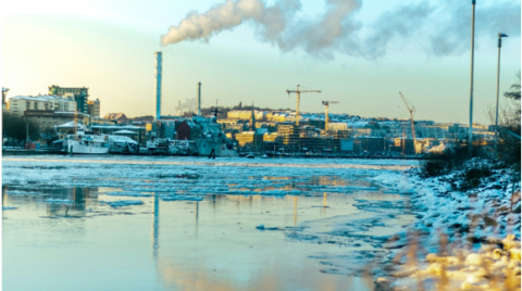 El ácido perfluorooctanoico es una sustancia muy dañina para el medio ambiente y difícil de borrar. Foto: Tarek Badr/Unsplash.