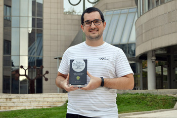 Javier Gainza, premio Margarita Salas a mejor tesis