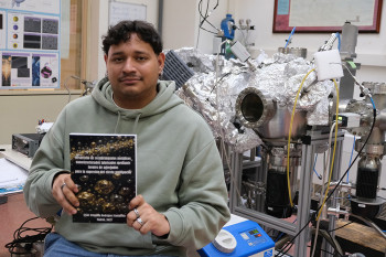 César Rodríguez at his lab