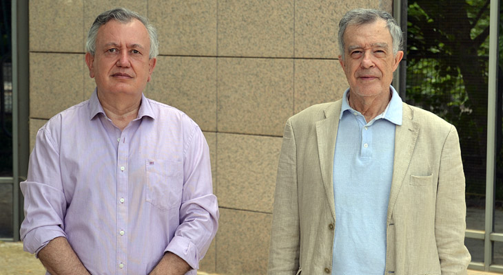 Estudio de la propagación de ondas de electrones y fotones en nanoestructuras.